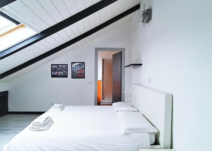 By Maggiore With Mountain Views Holiday home Brissago-Valtravaglia