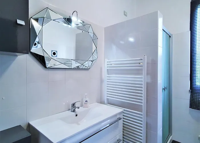 By Maggiore With Mountain Views * Brissago-Valtravaglia