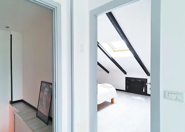 By Maggiore With Mountain Views Holiday home Brissago-Valtravaglia