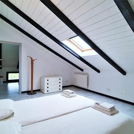 Hébergement de vacances By Maggiore With Mountain Views