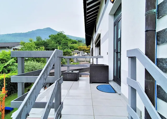 By Maggiore With Mountain Views * Brissago-Valtravaglia